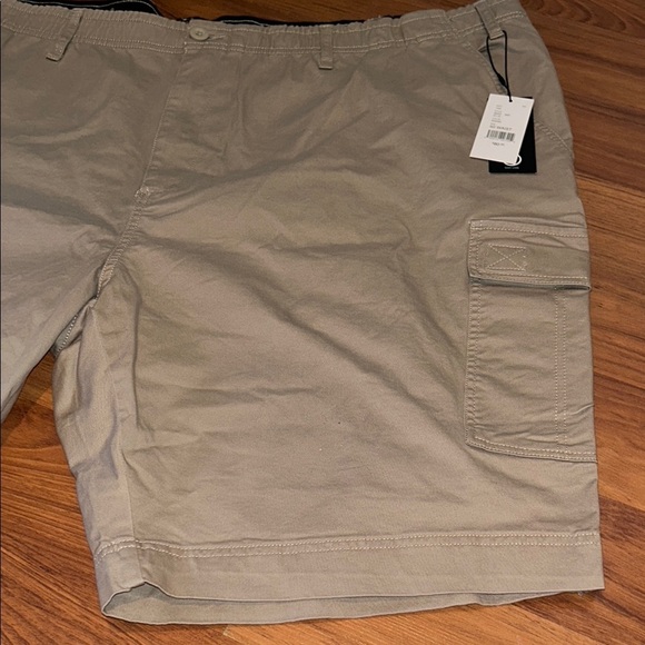 Tan Cargo Shorts with Relaxed Fit and Flat Front - Picture 4 of 13